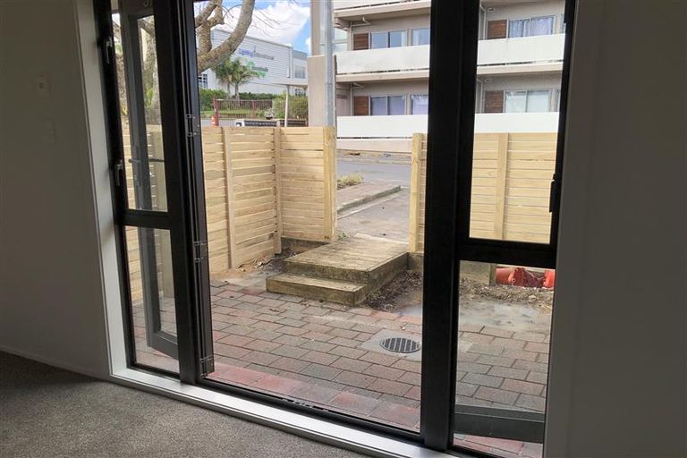 Photo of property in 3a/30 Westward Ho, Glen Eden, Auckland, 0602