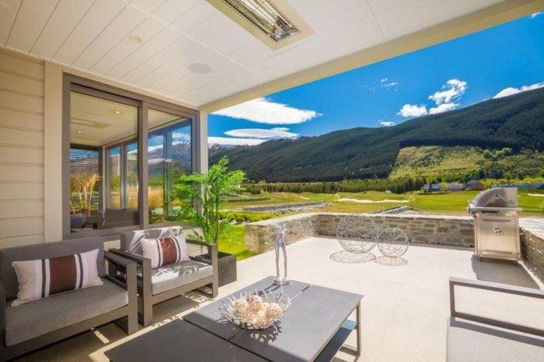 Photo of property in 5 Ogilvie Lane, Arrowtown, 9371