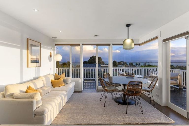 Photo of property in 120 Island Bay Road, Beach Haven, Auckland, 0626