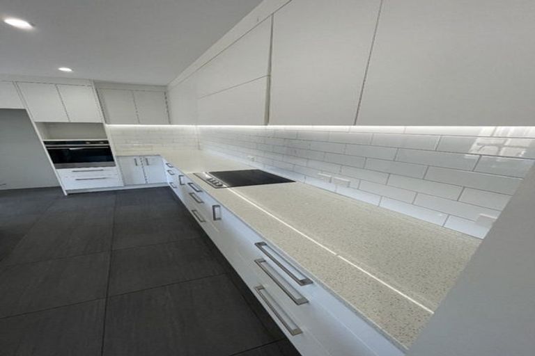 Photo of property in 35 Riverglade Parkway, Te Atatu South, Auckland, 0610