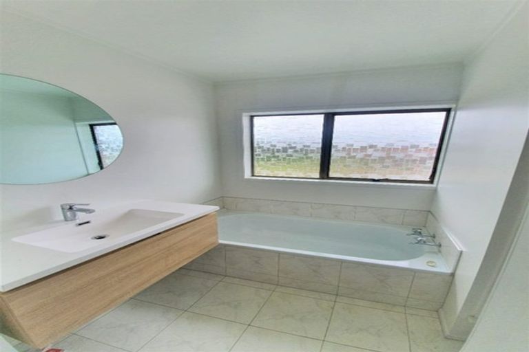 Photo of property in 33 Williams Avenue, Pakuranga, Auckland, 2010