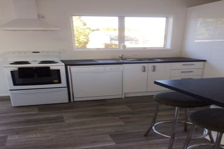 Photo of property in 12 Vogel Street, Levin, 5510