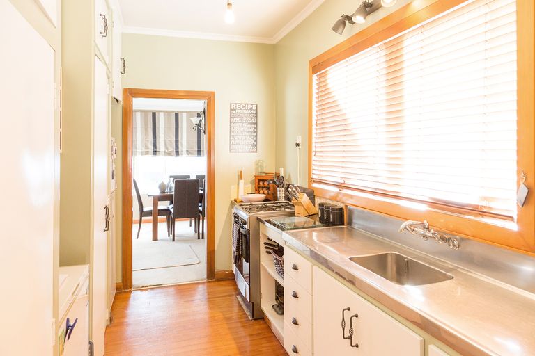 Photo of property in 53 Wood Street, Takaro, Palmerston North, 4410