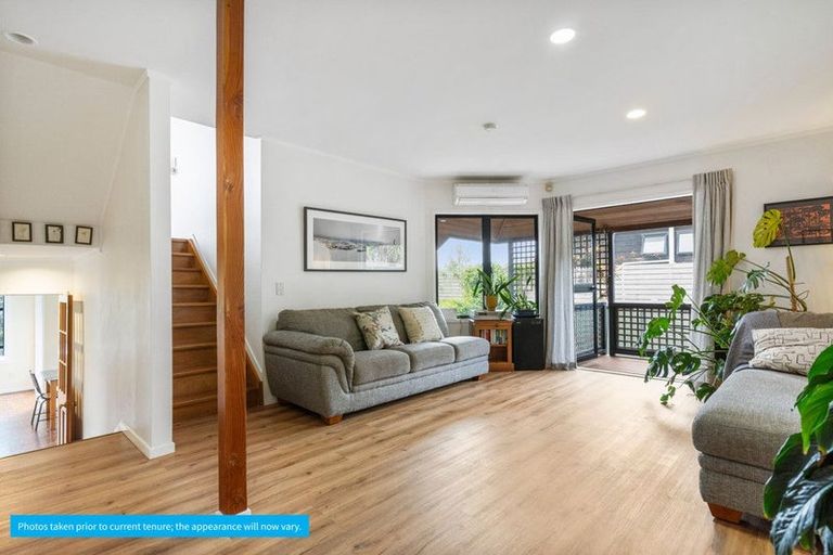 Photo of property in 2/36 Beulah Avenue, Rothesay Bay, Auckland, 0630