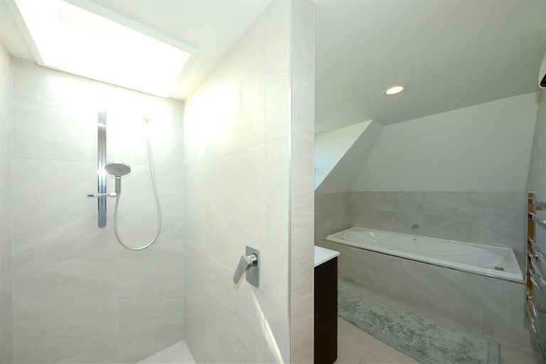 Photo of property in 33 O'connor Place, Burnside, Christchurch, 8053