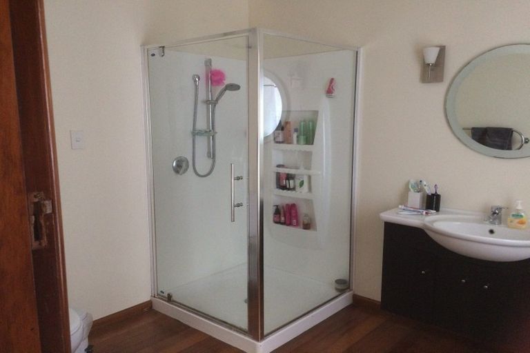 Photo of property in 25 Haslett Place, Upper Riccarton, Christchurch, 8041