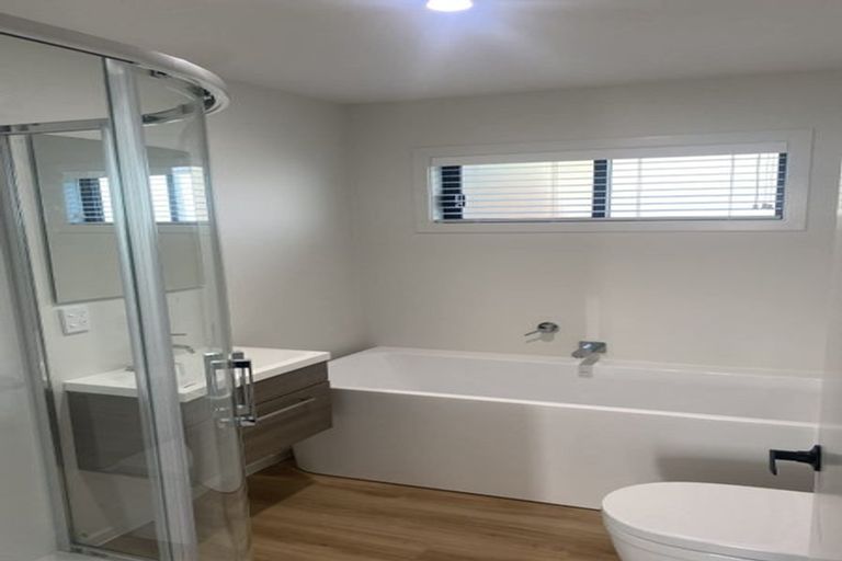 Photo of property in 6c Grays Road, Plimmerton, Porirua, 5026