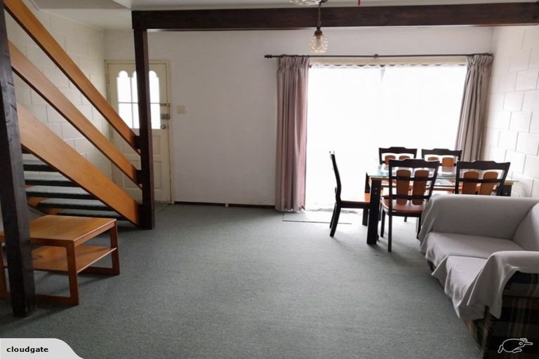 Photo of property in Lynbrae Court Flats, 20/4 Dr Taylor Terrace, Johnsonville, Wellington, 6037