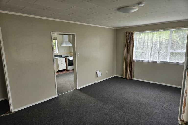 Photo of property in 1/51 Hartford Crescent, Totara Park, Upper Hutt, 5018