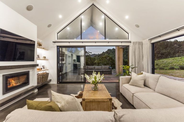 Photo of property in 25 Bayer Road, Puhoi, Silverdale, 0994