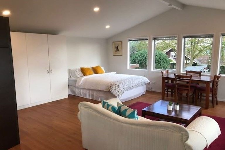 Photo of property in 6 Beresford Street, Bayswater, Auckland, 0622