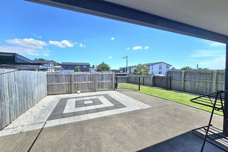 Photo of property in 25 Discovery Place, Marfell, New Plymouth, 4310