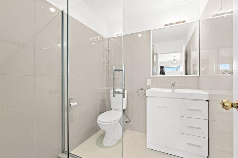 Photo of property in 1556 South Head Road, South Head, Helensville, 0874