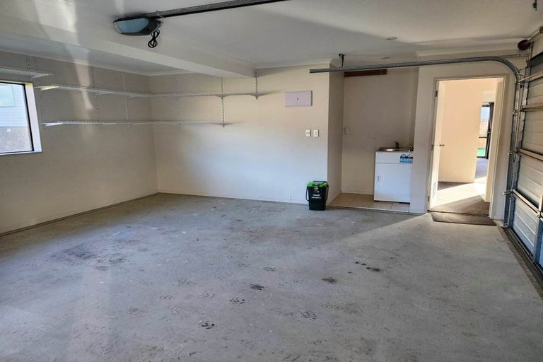 Photo of property in 37a Simpson Road, Ranui, Auckland, 0612