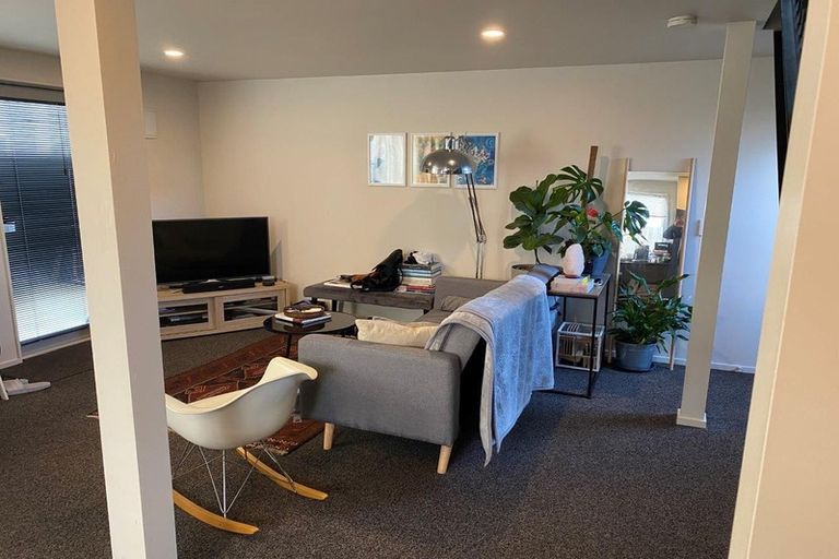 Photo of property in 327 Barbadoes Street, Christchurch Central, Christchurch, 8011