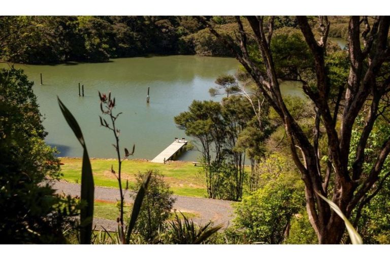 Photo of property in 60 Riverview Road, Kerikeri, 0230