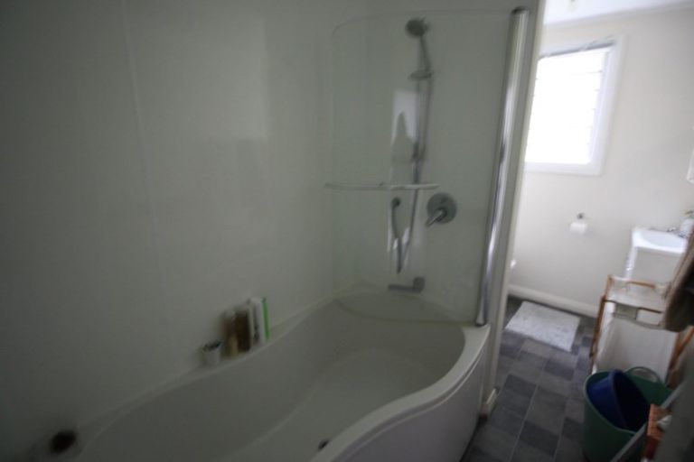 Photo of property in 21 Waterloo Crescent, Hokowhitu, Palmerston North, 4410