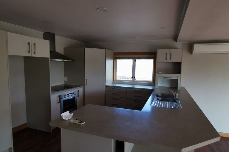 Photo of property in 14 Lyttelton Avenue, Forrest Hill, Auckland, 0620