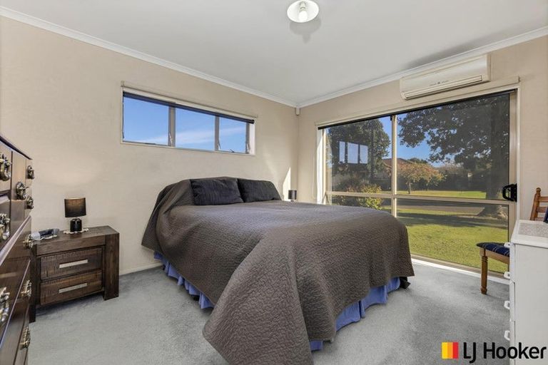 Photo of property in 14 Sandwick Drive, Weymouth, Auckland, 2103