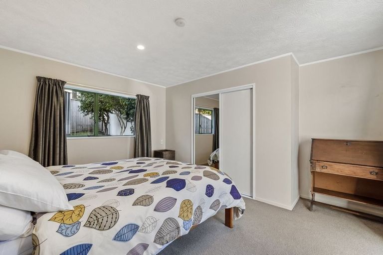 Photo of property in 1/5 Masterton Road, Rothesay Bay, Auckland, 0630