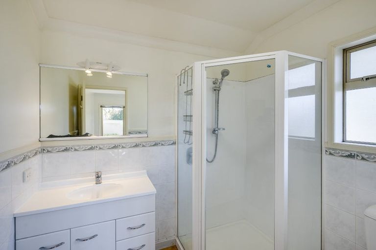 Photo of property in 54 Neeve Road, Taradale, Napier, 4112