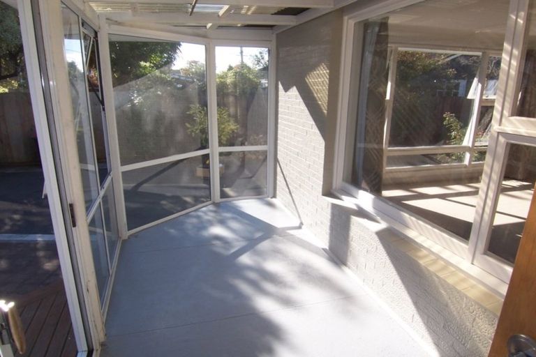 Photo of property in 279 Avonhead Road, Avonhead, Christchurch, 8042