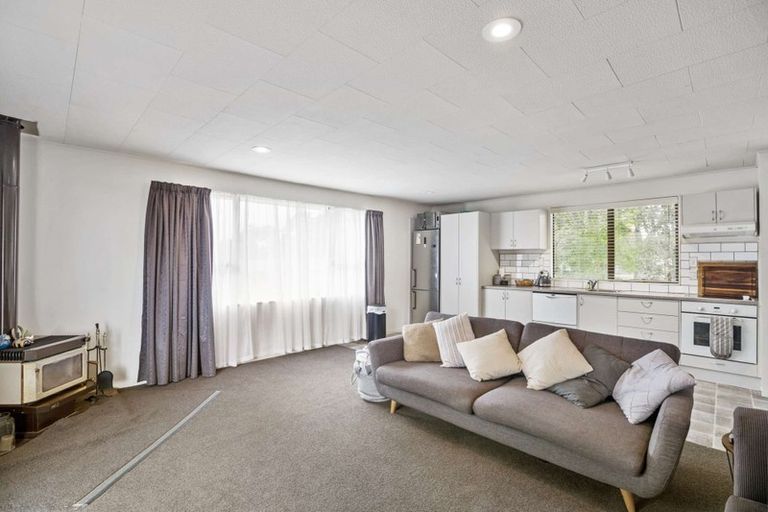 Photo of property in 70 Racecourse Road, Waiuku, 2123