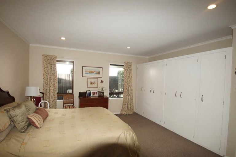 Photo of property in 2/8 Ilam Park Place, Ilam, Christchurch, 8041