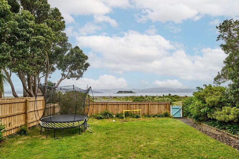 Photo of property in 30 Pukatea Street, Eastbourne, Lower Hutt, 5013