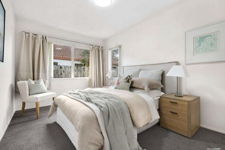 Photo of property in 1/11 Keswick Close, Northpark, Auckland, 2013