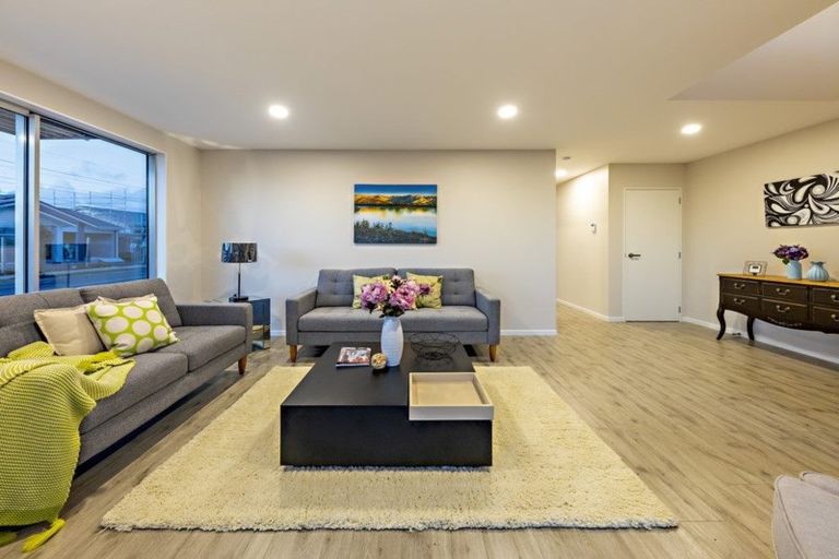 Photo of property in 17 Flight Place, Takanini, 2112