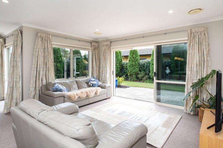 Photo of property in 2 Akaroa Road, Poraiti, Napier, 4112