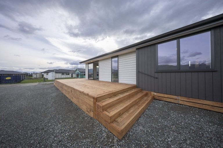Photo of property in 21 Tukare Loop, Te Anau, 9600