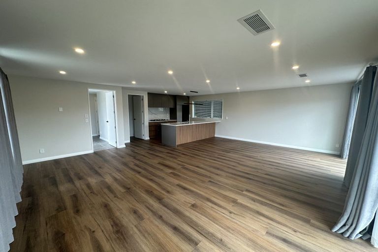 Photo of property in 5b Mander Place, Bucklands Beach, Auckland, 2012