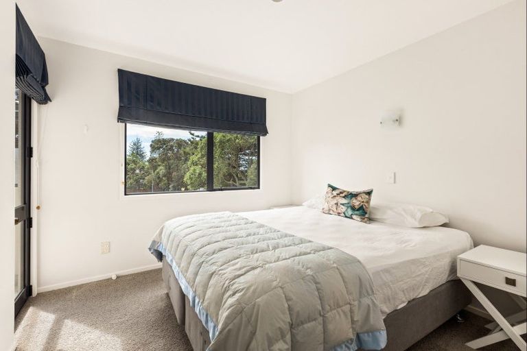 Photo of property in 15e Puriri Avenue, Orewa, 0931