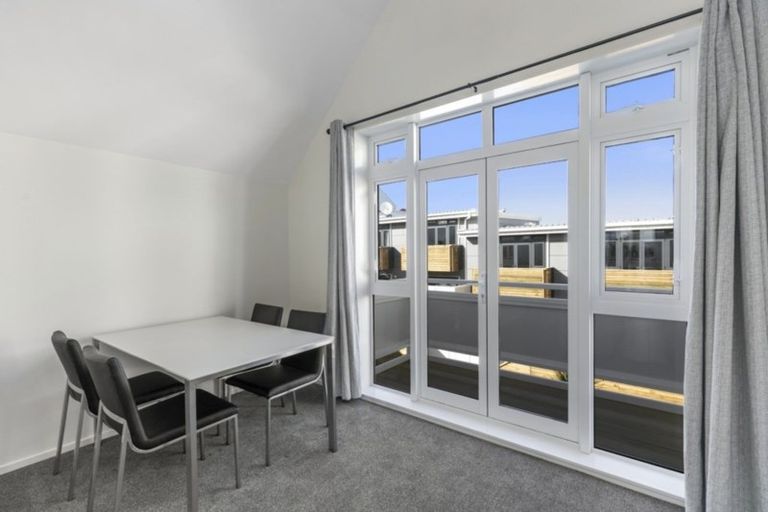 Photo of property in Pirie Street Townhouses, 17/35 Pirie Street, Mount Victoria, Wellington, 6011