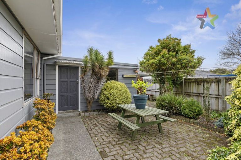 Photo of property in 277a Stokes Valley Road, Stokes Valley, Lower Hutt, 5019