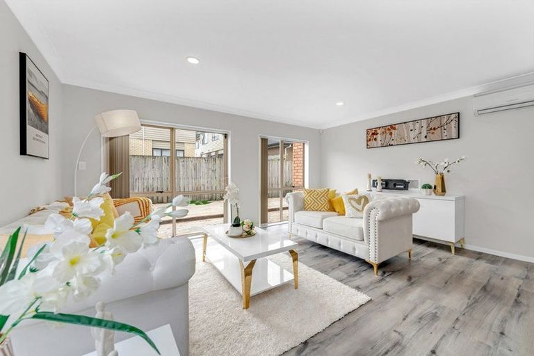 Photo of property in 97 Baverstock Road, Flat Bush, Auckland, 2016