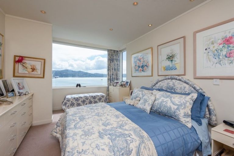 Photo of property in Oriana Apartments, 248 Oriental Parade, Oriental Bay, Wellington, 6011