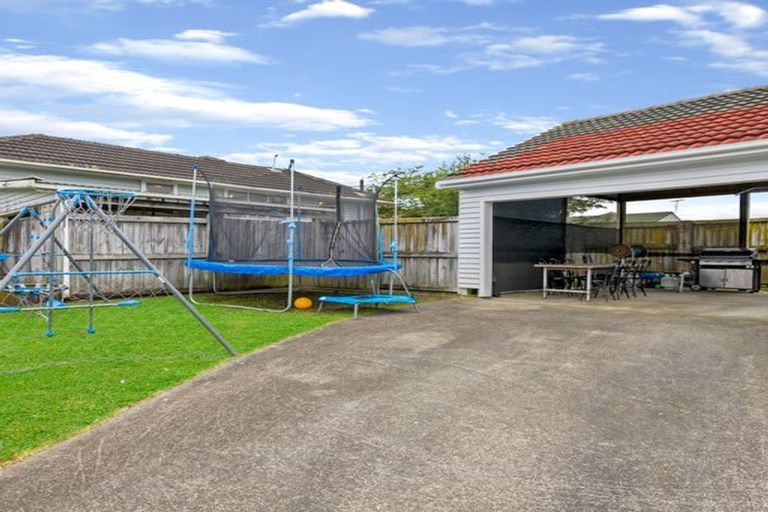 Photo of property in 182 Beach Haven Road, Beach Haven, Auckland, 0626