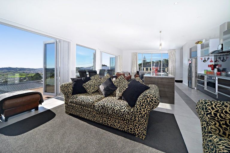 Photo of property in 6 Alexia Place, Flat Bush, Auckland, 2105