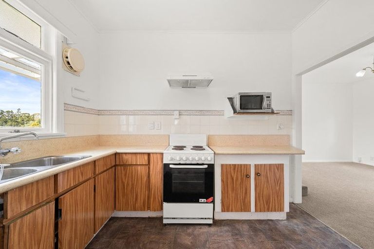 Photo of property in 38 Farrand Road, Kumeu, 0891