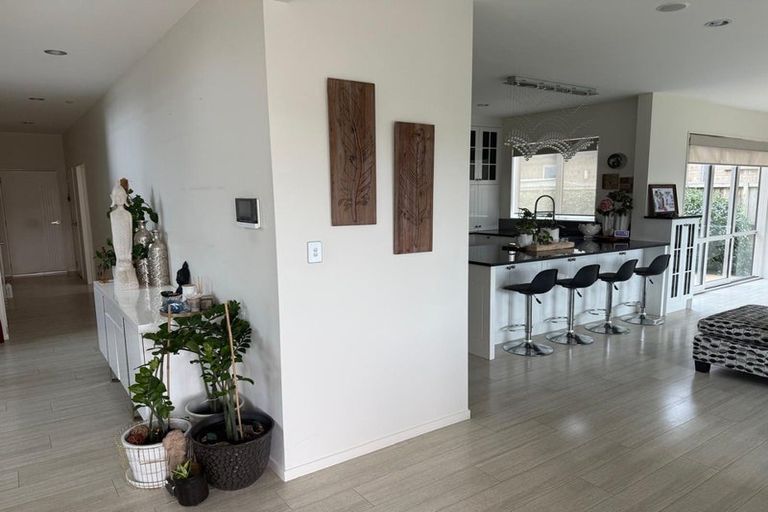 Photo of property in 1 Irongate Avenue, Ranui, Auckland, 0612