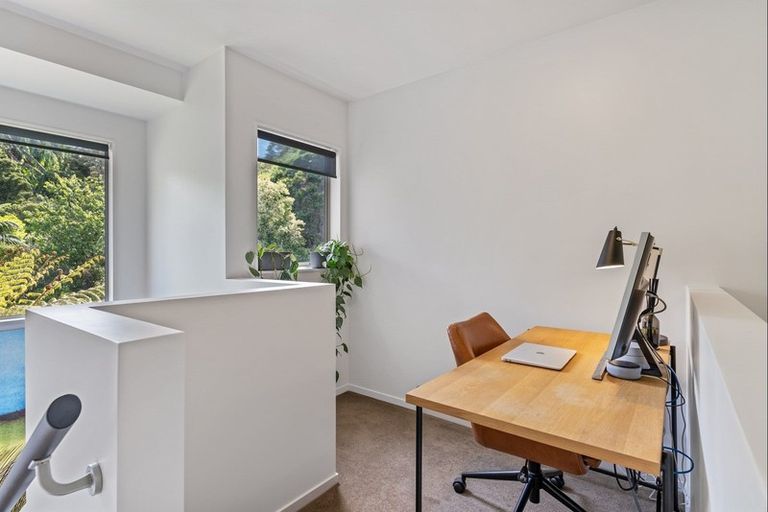 Photo of property in 25 Bemrose Place, Cockle Bay, Auckland, 2014