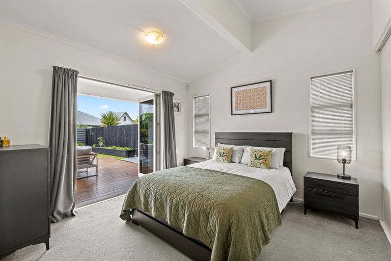 Photo of property in 17 Bottle Lake Drive, Parklands, Christchurch, 8083
