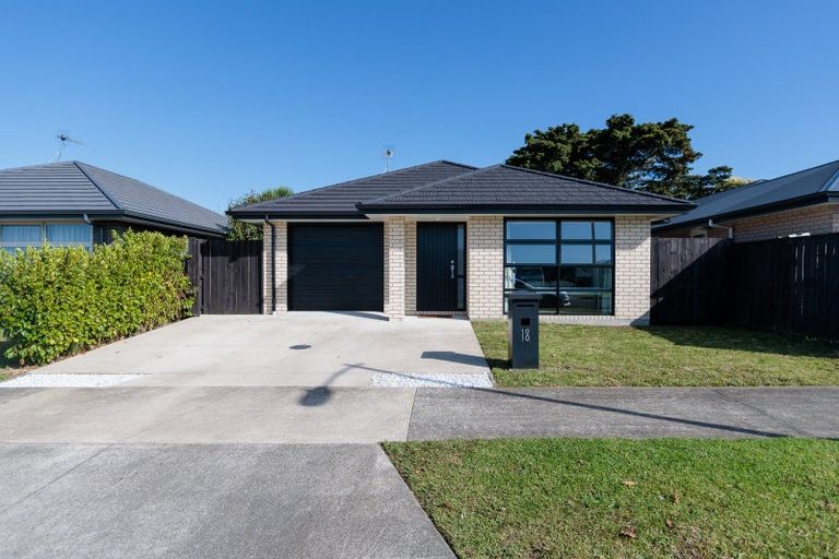 Photo of property in 18 Tomairangi Crescent, Pukekohe, 2120