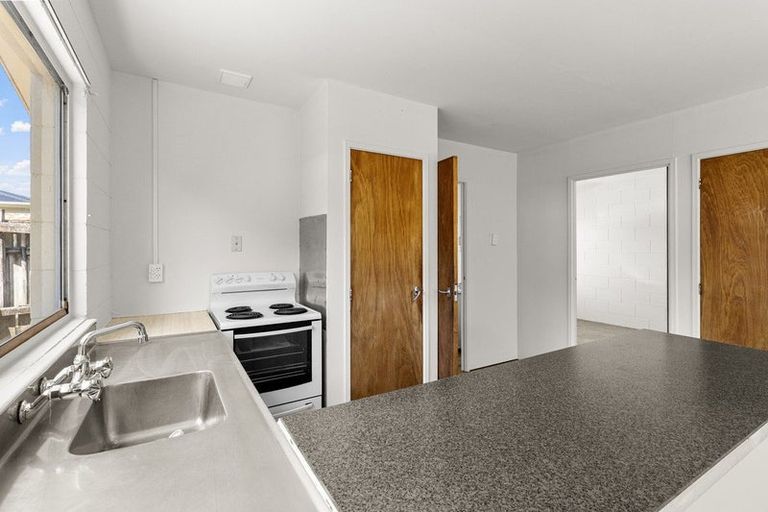 Photo of property in 2/124 Ngamotu Road, Spotswood, New Plymouth, 4310