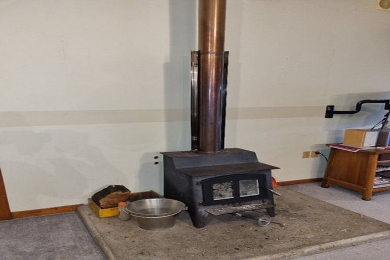 Photo of property in 27 Parrs Road, Hurworth, New Plymouth, 4371