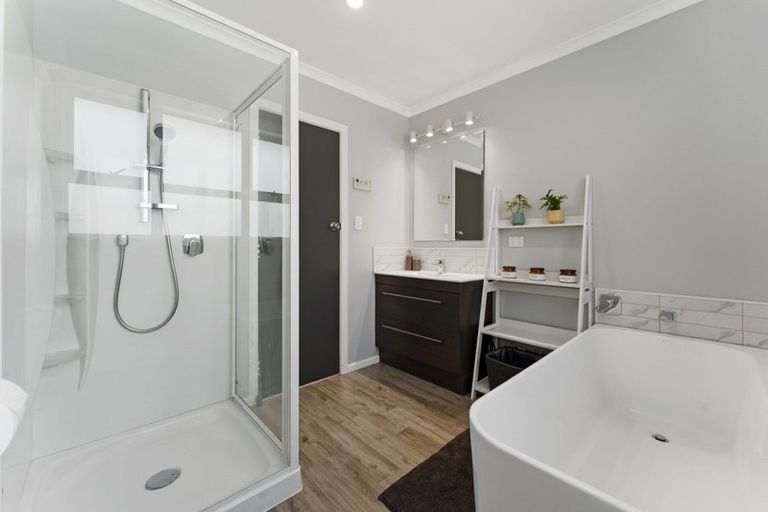 Photo of property in 172 Regan Street, Stratford, 4332