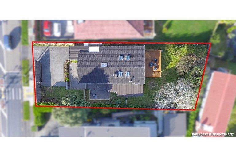 Photo of property in 99 Pupuke Road, Northcote, Auckland, 0627